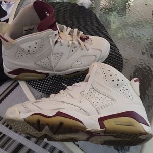 Jordan 6 Maroon